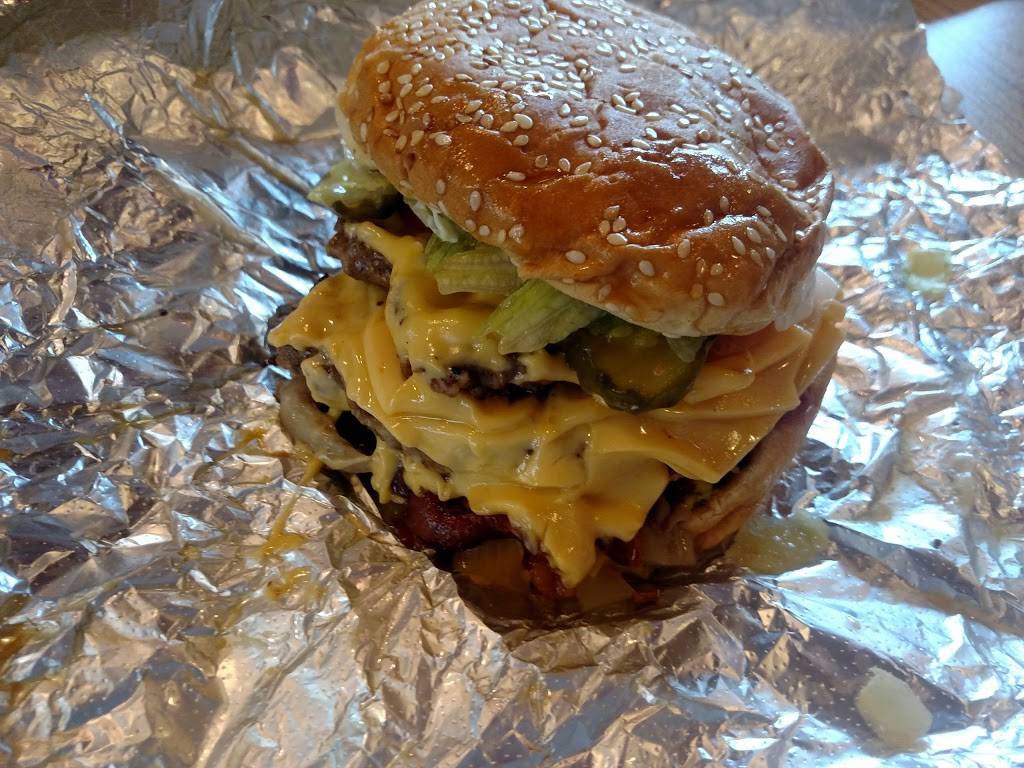 Five Guys | meal takeaway | 1019 Fording Island Rd, Bluffton, SC 29910, USA | 8437574667 OR +1 843-757-4667
