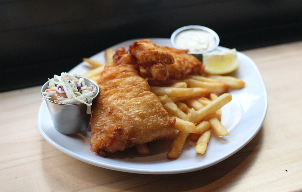 McCrays Tavern Smyrna | restaurant | 4500 W Village Pl #2009, Smyrna, GA 30080, USA | 6783709112 OR +1 678-370-9112