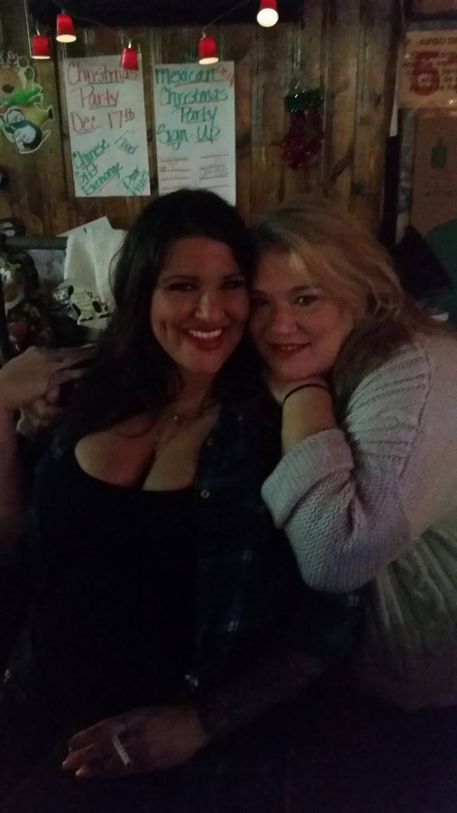 Georges Bar & Grill | restaurant | 2031 Plantation Dr, Conroe, TX 77301, USA | 9367888222 OR +1 936-788-8222