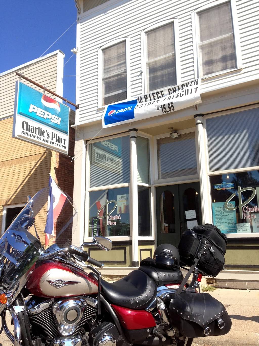 Charlies Place | restaurant | 213 Jefferson St, Hanover, IL 61041, USA | 8155913501 OR +1 815-591-3501