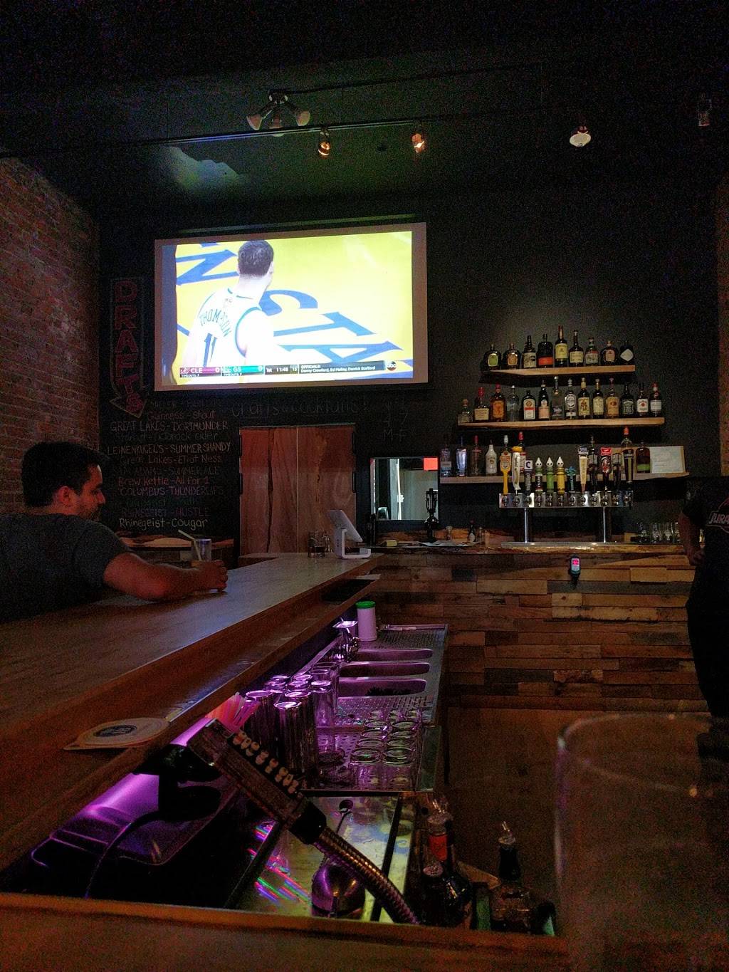 Moes Tavern & Brewing | restaurant | 1740 E 17th St, Cleveland, OH 44114, USA | 2163343143 OR +1 216-334-3143