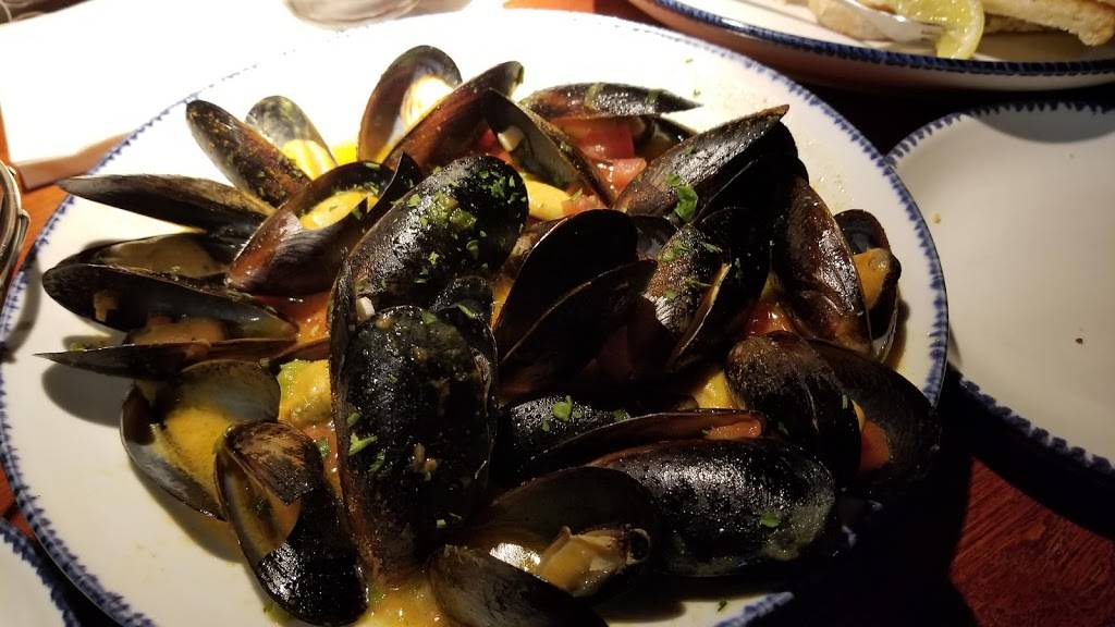 Red Lobster | restaurant | 1381 SW Loop 410, San Antonio, TX 78227, USA | 2106754550 OR +1 210-675-4550