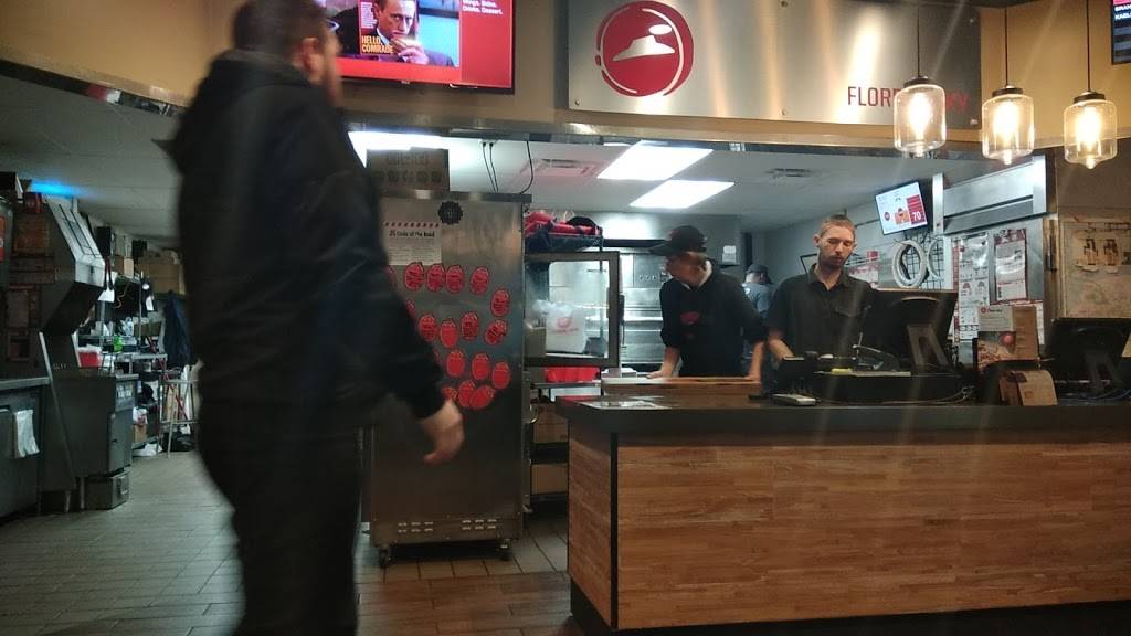 Pizza Hut | meal takeaway | 7951 Mall Rd, Florence, KY 41042, USA | 8592827070 OR +1 859-282-7070