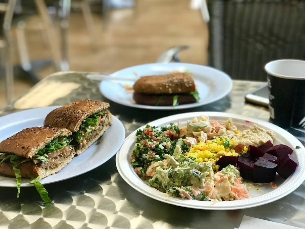 Toss & Grill | restaurant | 59 Camelot Dr, Nepean, ON K2G 5W6, Canada | 6132252100 OR +1 613-225-2100