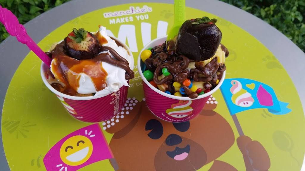 Menchies Frozen Yogurt | bakery | 8130 US-192, Kissimmee, FL 34747, USA | 4079641627 OR +1 407-964-1627