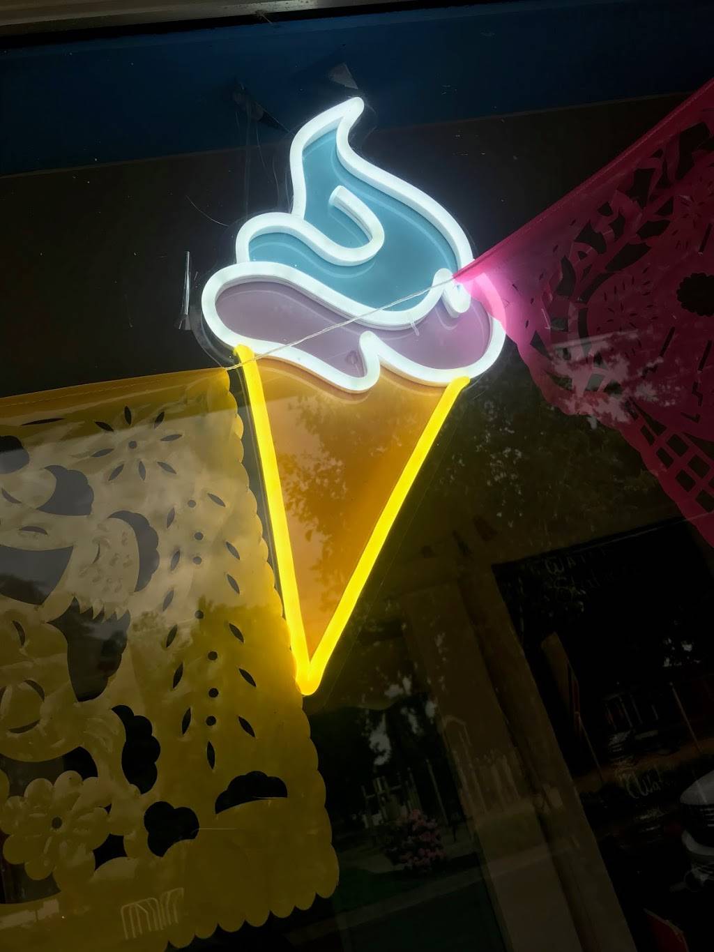 Juanitas Cafe y Neveria | cafe | 401 Ferry St, Dayton, OR 97114, USA | 5038643000 OR +1 503-864-3000