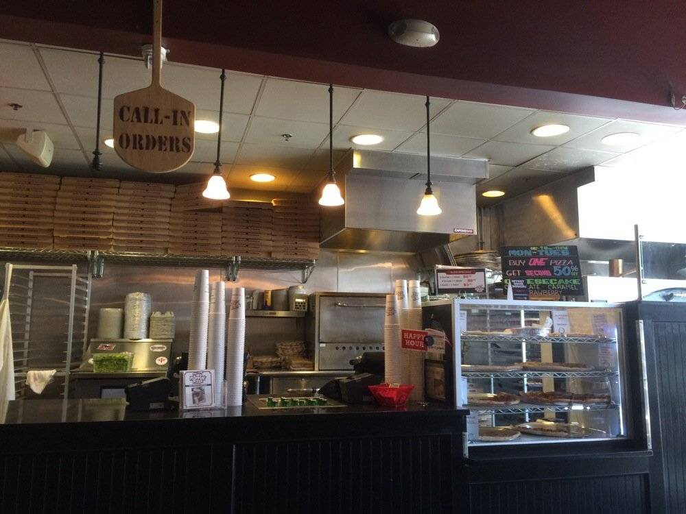 Flippin Pizza | restaurant | 800 W Broad St #103, Falls Church, VA 22046, USA | 7037528672 OR +1 703-752-8672