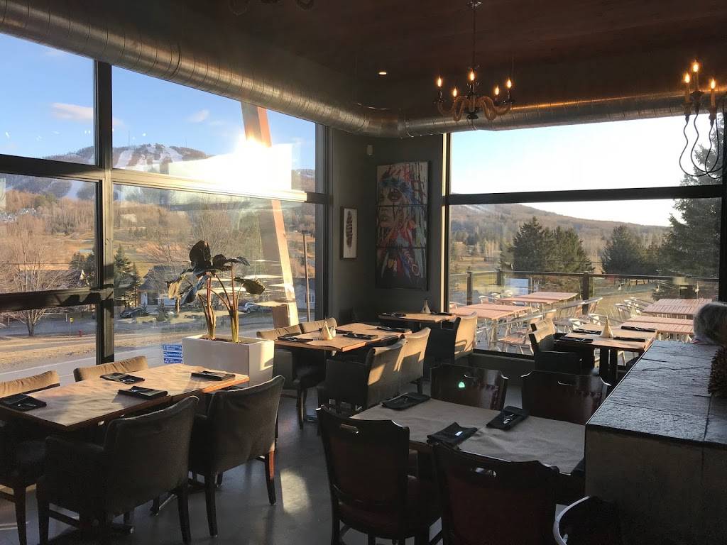 Bistro Le Calumet | restaurant | 201 Rue Champlain #201, Bromont, QC J2L 3B2, Canada | 4509199191 OR +1 450-919-9191