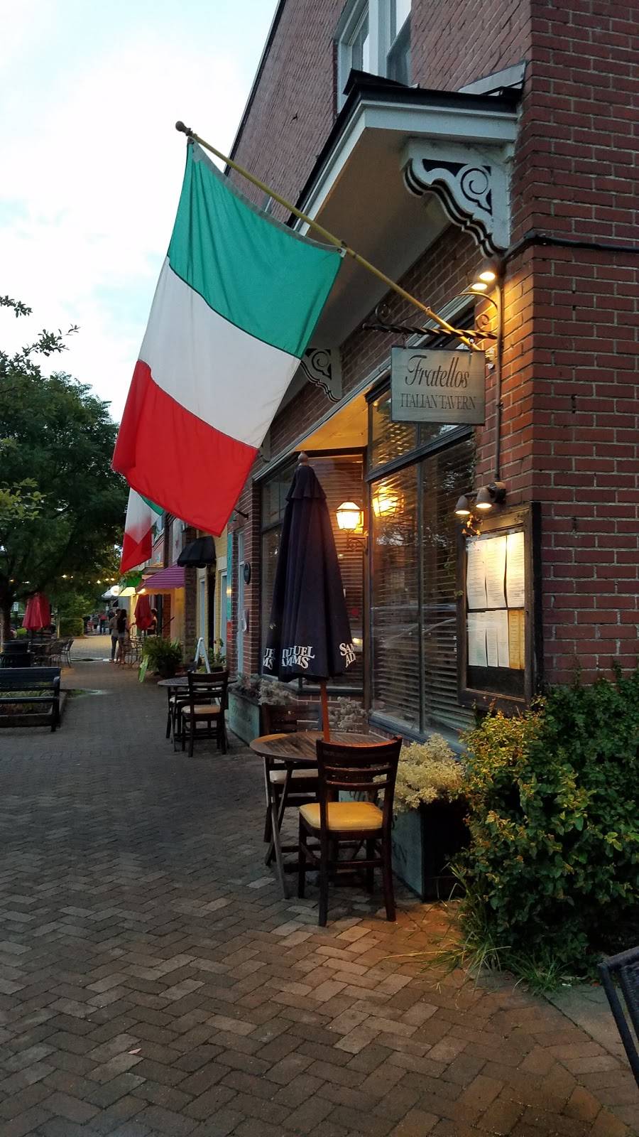 Fratellos Italian Tavern | restaurant | 1050 E Montague Ave, Charleston, SC 29405, USA | 8435545021 OR +1 843-554-5021