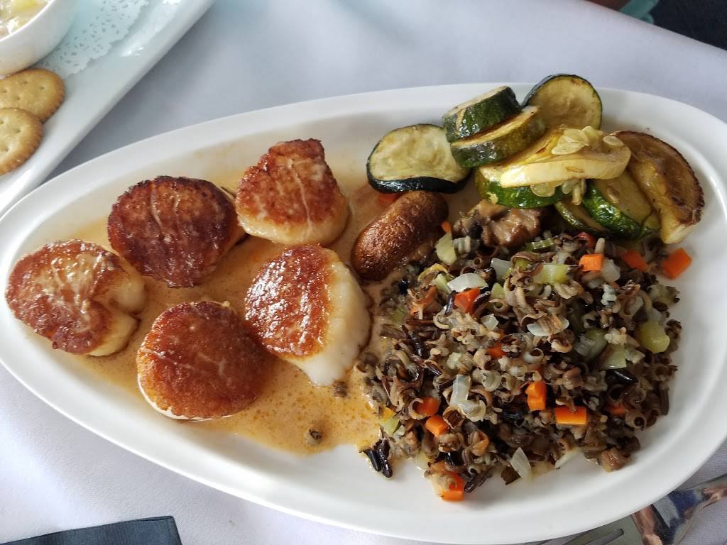 Boat Club Restaurant | restaurant | 600 E Superior St, Duluth, MN 55802, USA | 2187274880 OR +1 218-727-4880