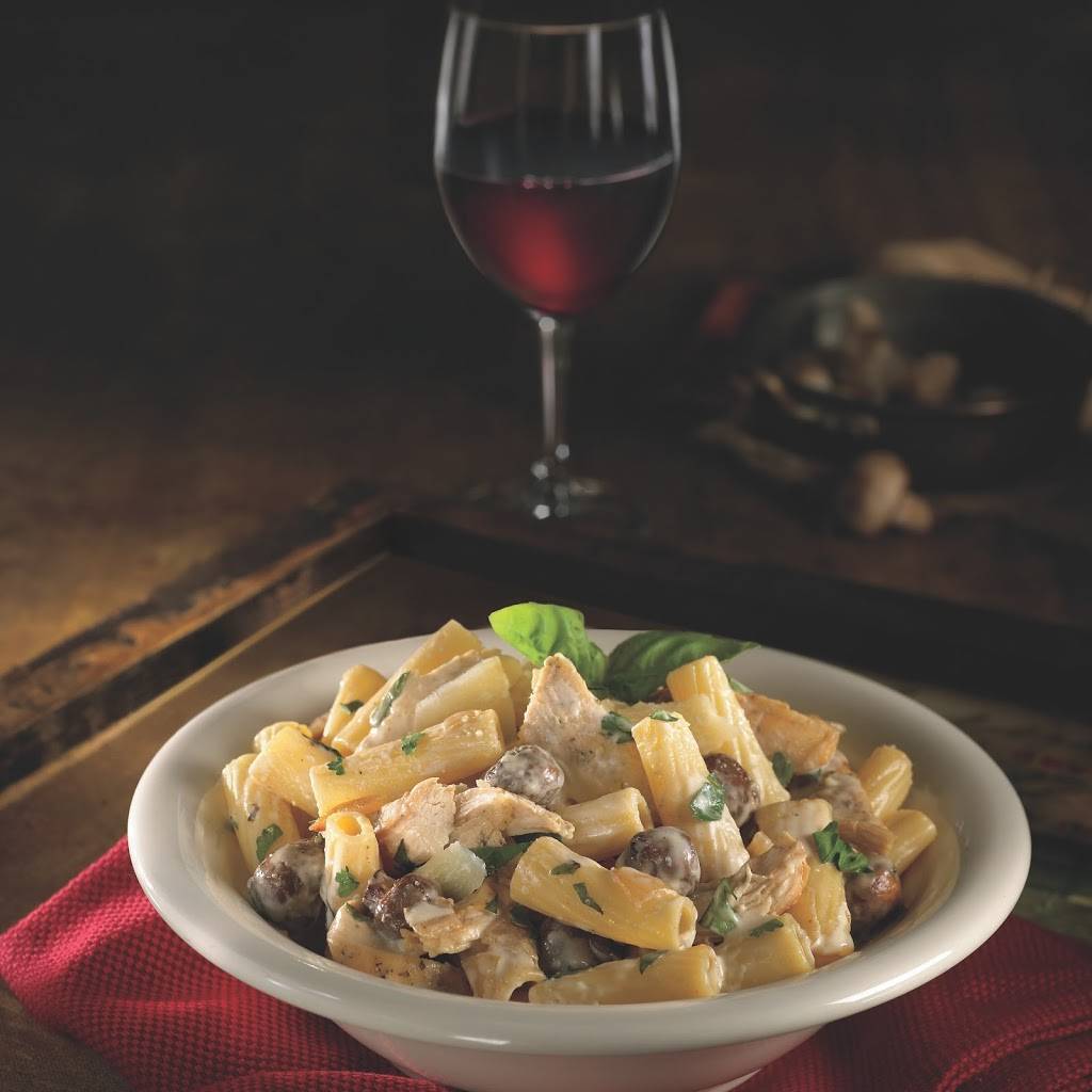 Maggianos Little Italy | restaurant | 3333 Bristol St, Costa Mesa, CA 92626, USA | 7145469550 OR +1 714-546-9550