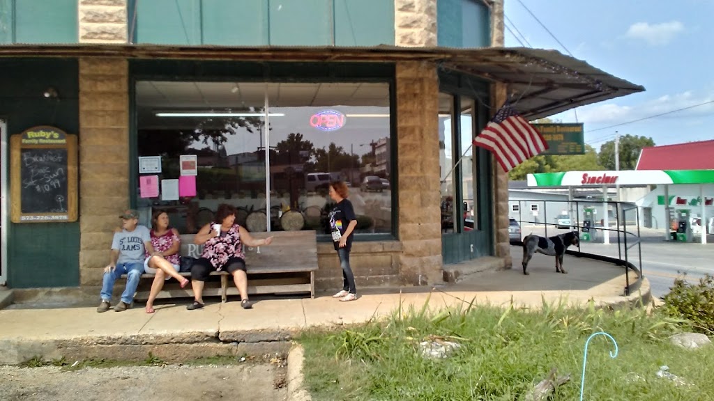 J&Bs Olde Tyme Family Restaurant | restaurant | 101 Main St, Eminence, MO 65466, USA | 5732263878 OR +1 573-226-3878