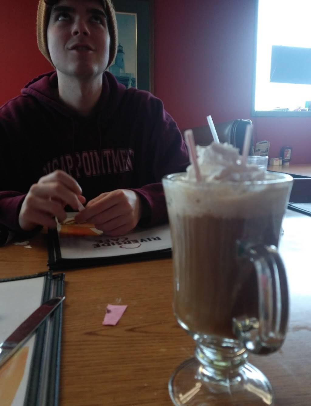 Riverside Cafe | restaurant | 673-705 SE Pioneer Way, Oak Harbor, WA 98277, USA | 3602400250 OR +1 360-240-0250