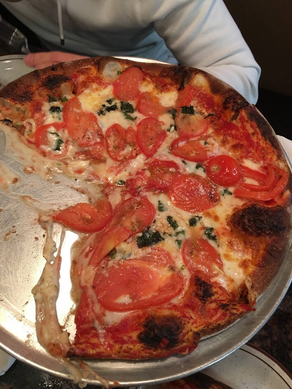 Roma Pizzeria | restaurant | 150 Wakelee Ave, Ansonia, CT 06401, USA | 2037346815 OR +1 203-734-6815