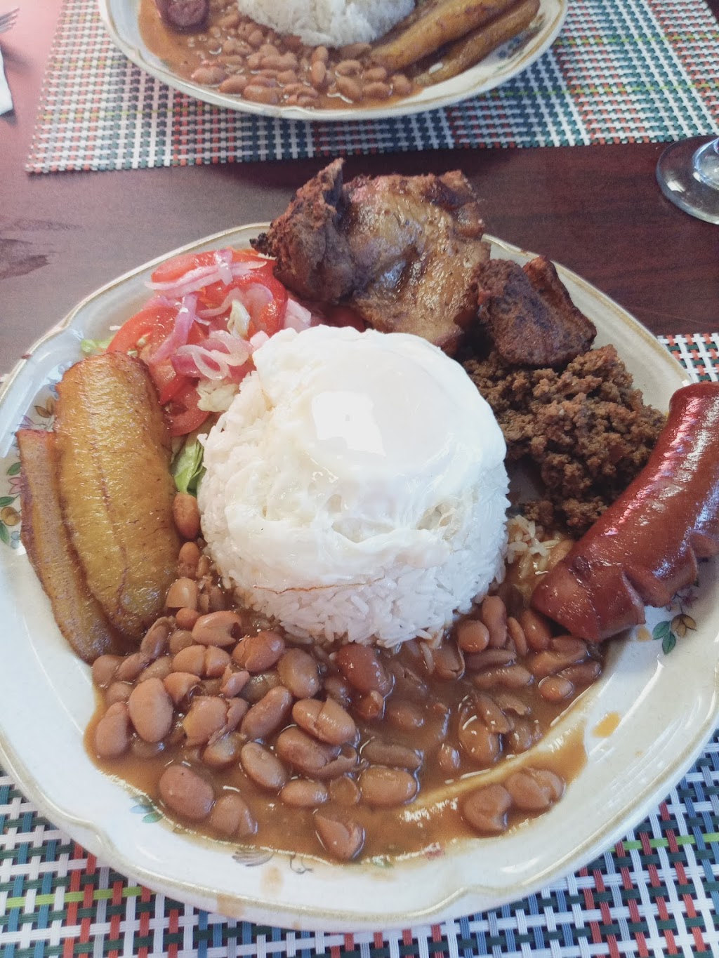 El fogon Caribbean Grill | restaurant | 918 Cherry Ave NE, Canton, OH 44704, USA | 2342152636 OR +1 234-215-2636