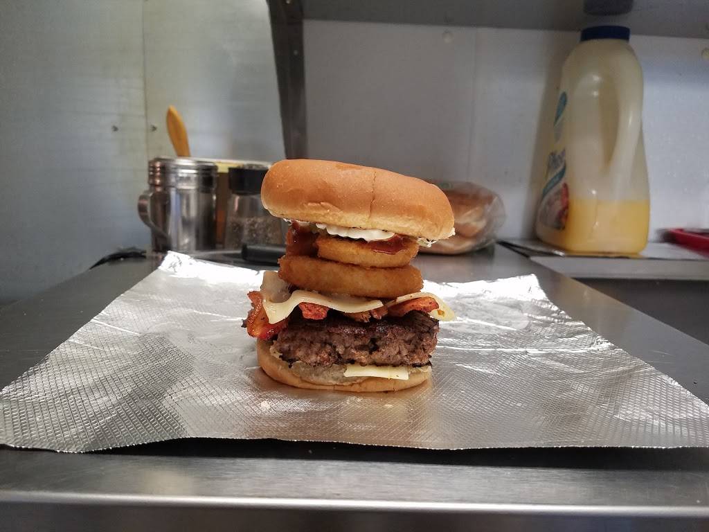 Richs Famous Burgers | restaurant | 112 Main St, Steelville, MO 65565, USA | 5737758888 OR +1 573-775-8888