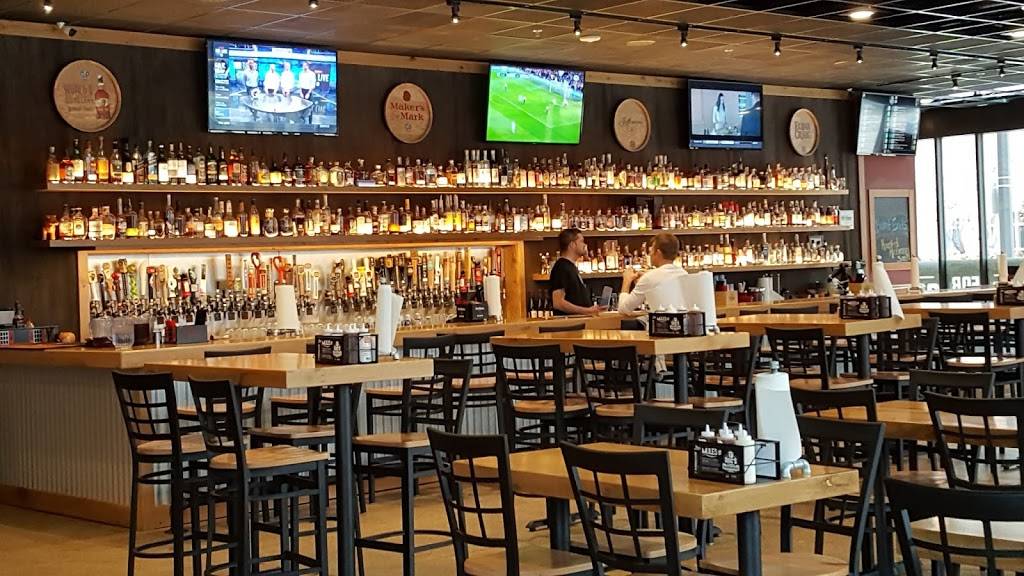 DOCs Commerce Smokehouse | restaurant | 754 Vel R. Phillips Ave, Milwaukee, WI 53203, USA | 4149352029 OR +1 414-935-2029