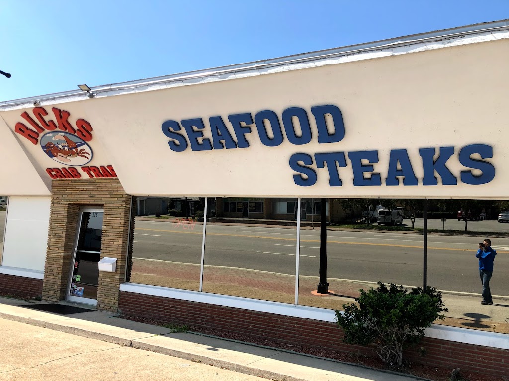 Ricks Crab Trap | restaurant | 178 Eglin Pkwy NE, Fort Walton Beach, FL 32548, USA | 8506640110 OR +1 850-664-0110