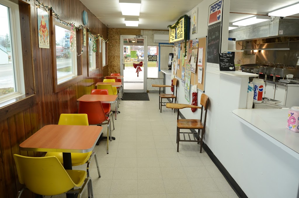 Tastee Treat Drive-In | restaurant | 423 E Main St, Mt Sterling, IL 62353, USA | 2177732543 OR +1 217-773-2543