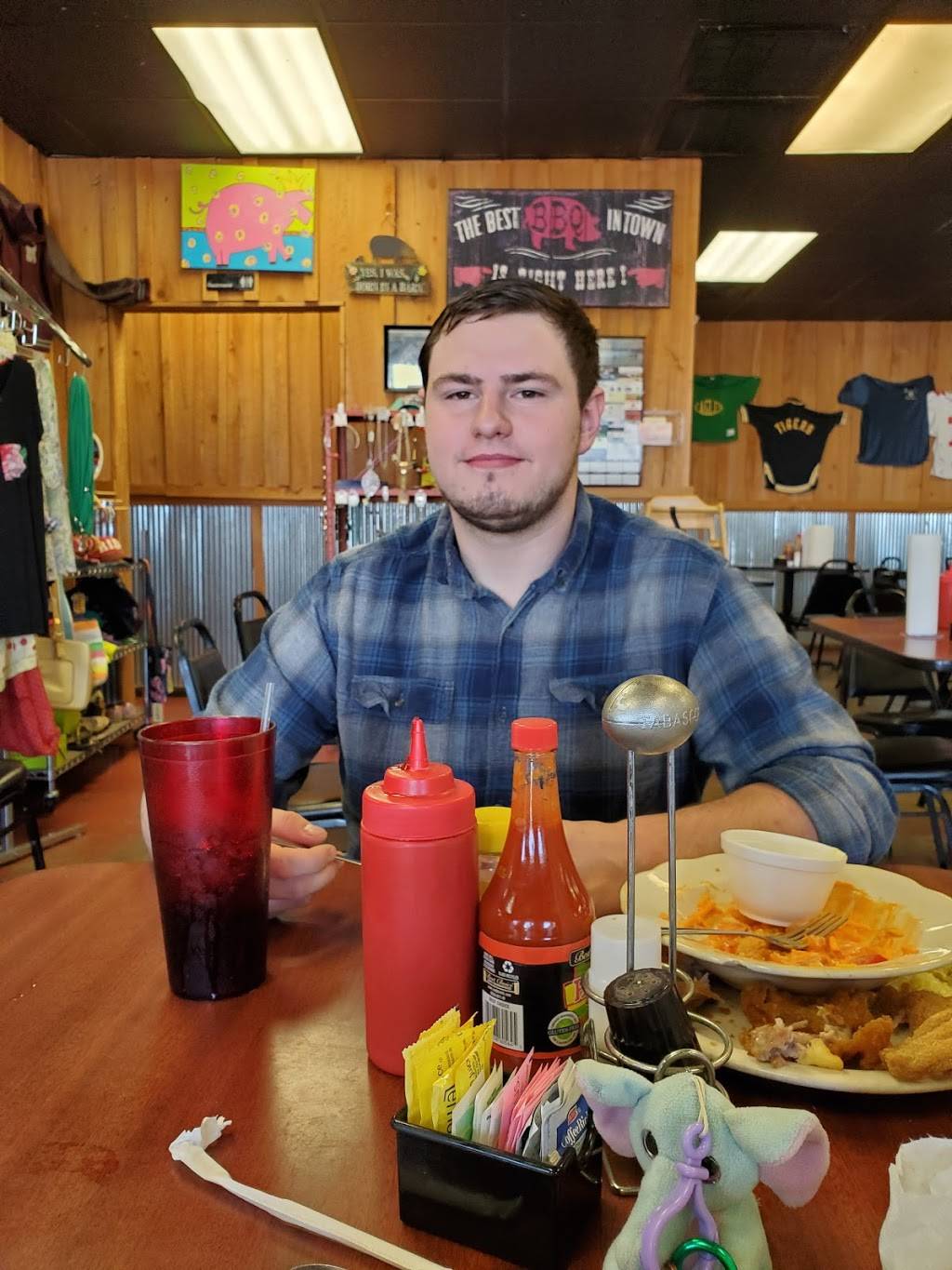 Bigg Butts BBQ | restaurant | 597 N Main St, Leachville, AR 72438, USA | 8705392888 OR +1 870-539-2888