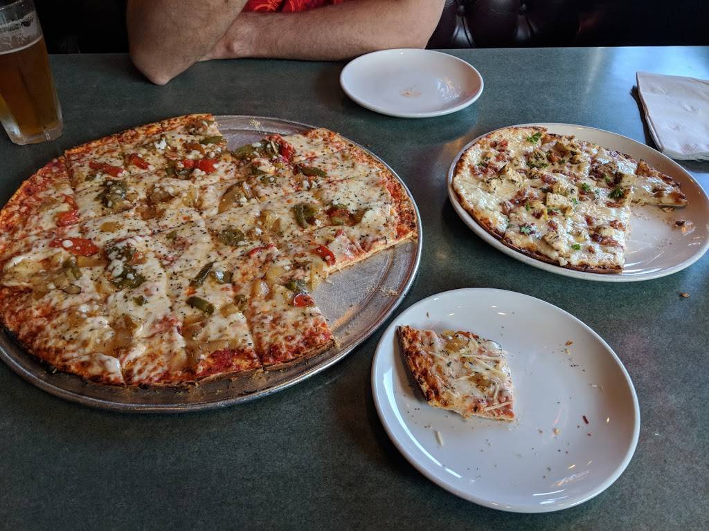 Jupiters Pizzeria & Billiards | restaurant | 39 E Main St, Champaign, IL 61820, USA | 2173985988 OR +1 217-398-5988