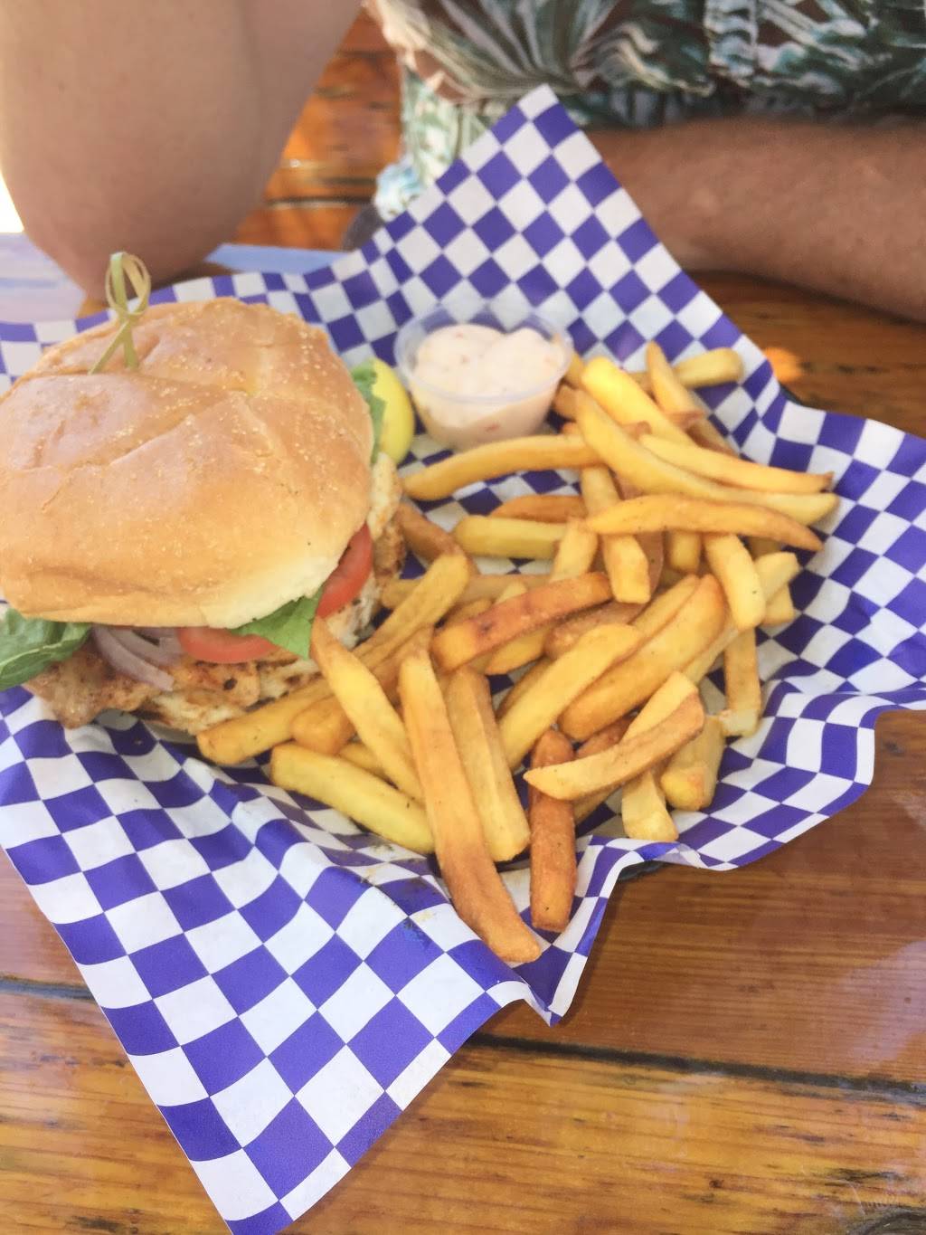 The Fish Depot Bar & Grill | restaurant | 511 NE 4th St, Boynton Beach, FL 33435, USA | 5618065441 OR +1 561-806-5441