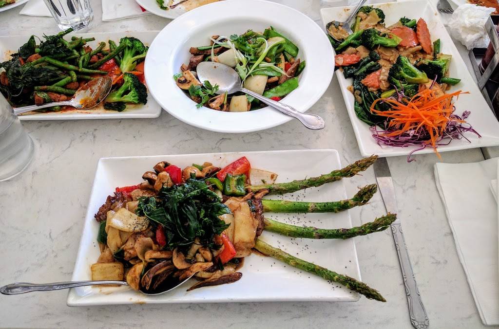 Arayas Place | restaurant | 2808 E Madison St, Seattle, WA 98112, USA | 2064026634 OR +1 206-402-6634