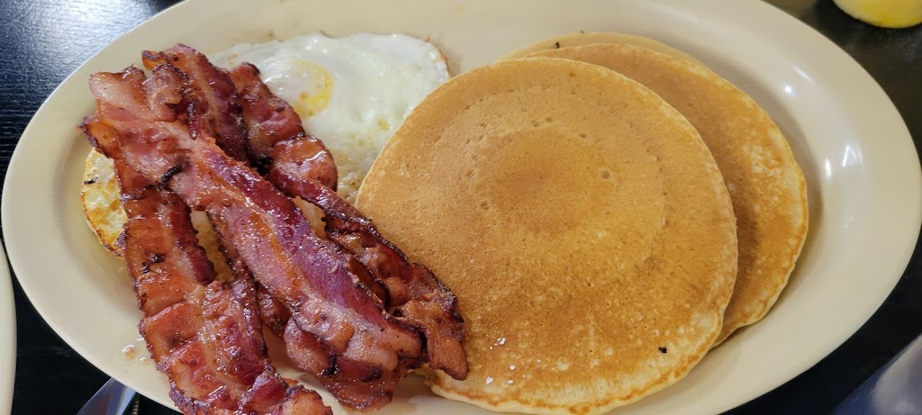 Charbroil Burgers | restaurant | Santa Ana, CA 92705, USA | 7145470989 OR +1 714-547-0989