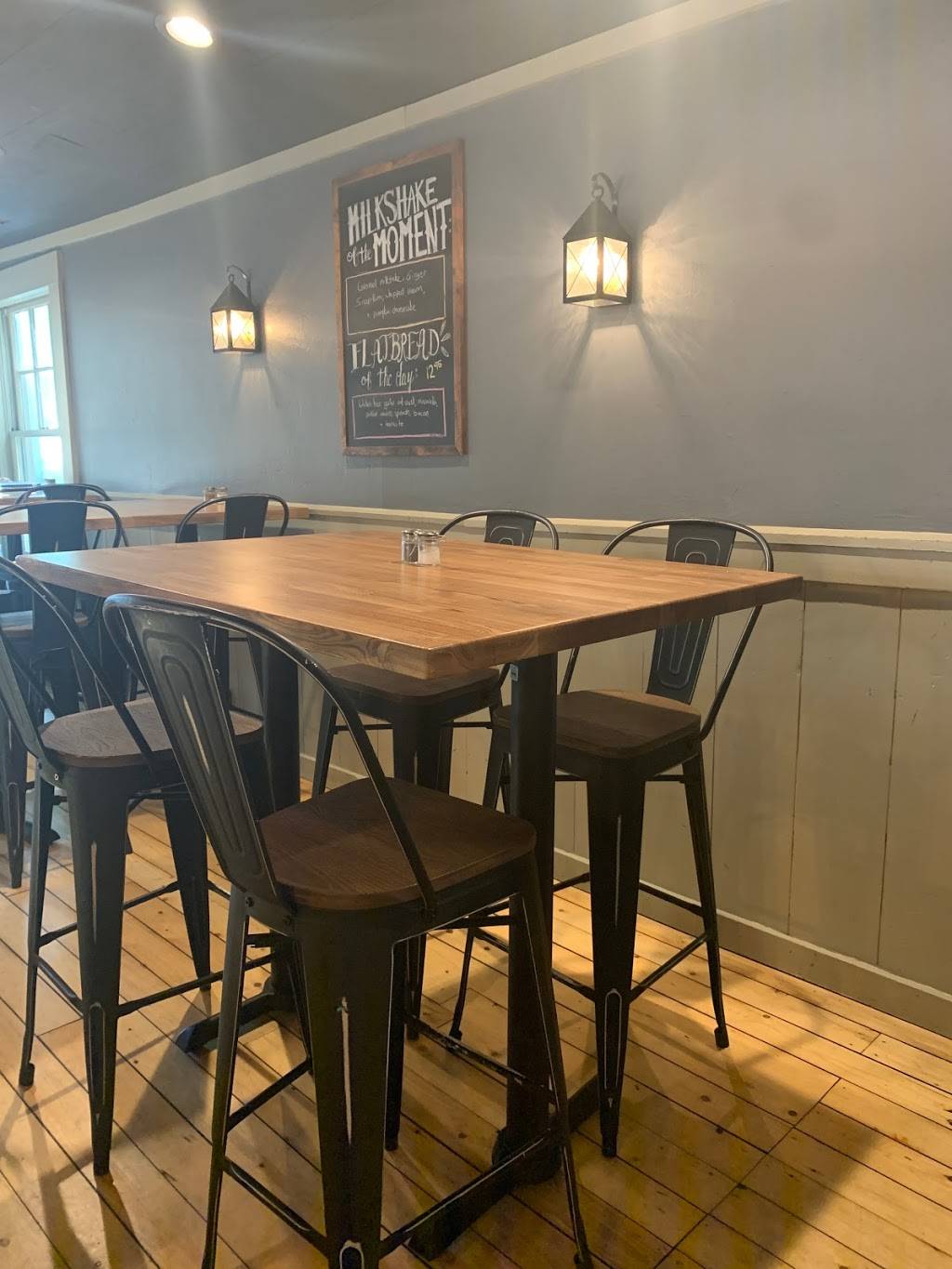 Thrive Juice Bar & Kitchen | restaurant | 51 Rodick St, Bar Harbor, ME 04609, USA | 2078019340 OR +1 207-801-9340