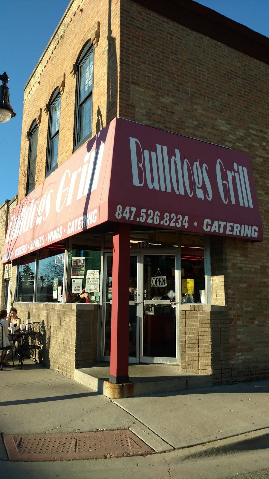 Bulldogs Grill | restaurant | 122 Main Street, Wauconda, IL 60084, USA | 8475268234 OR +1 847-526-8234