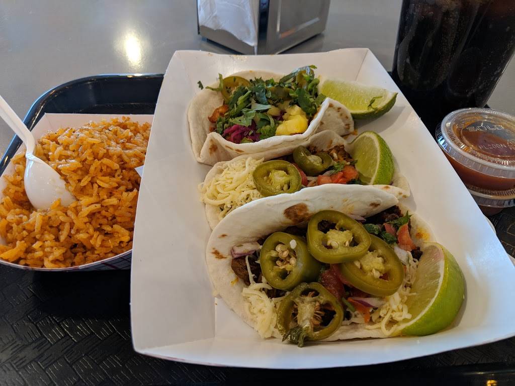 Tacochela | restaurant | 2321 Ogden Ave, Downers Grove, IL 60515, USA | 6304478226 OR +1 630-447-8226