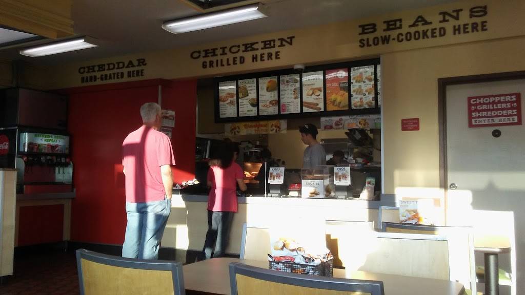 Del Taco | meal takeaway | 3329 S Harbor Blvd, Santa Ana, CA 92704, USA | 7146627763 OR +1 714-662-7763
