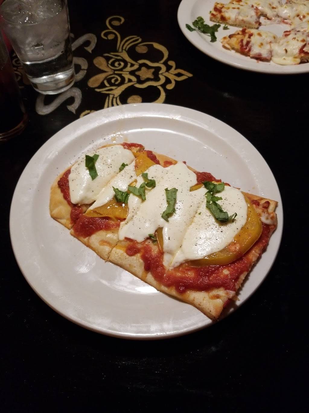 Pine Valley House Resort | cafe | 28841 Old Hwy 80, Pine Valley, CA 91962, USA | 6196376010 OR +1 619-637-6010