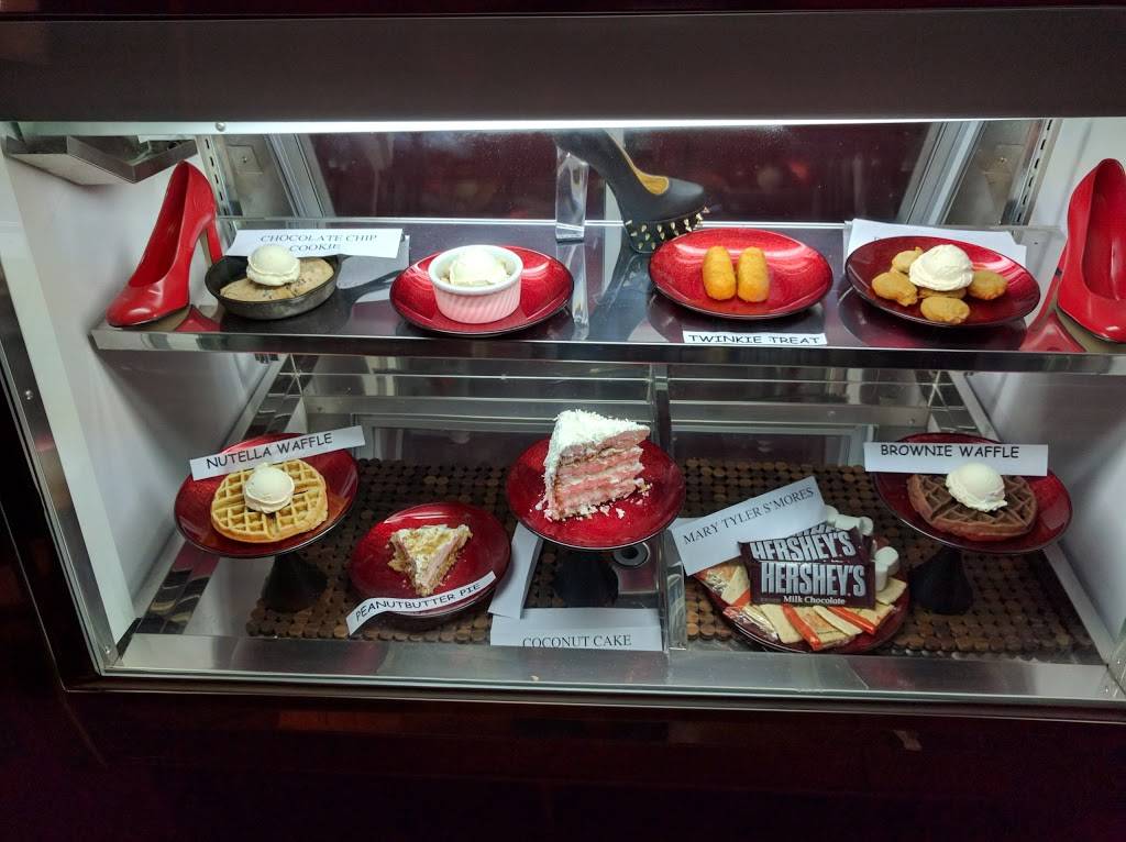 Hamburger Marys | restaurant | 8288 Santa Monica Blvd, Los Angeles, CA 90046, USA | 3236543800 OR +1 323-654-3800