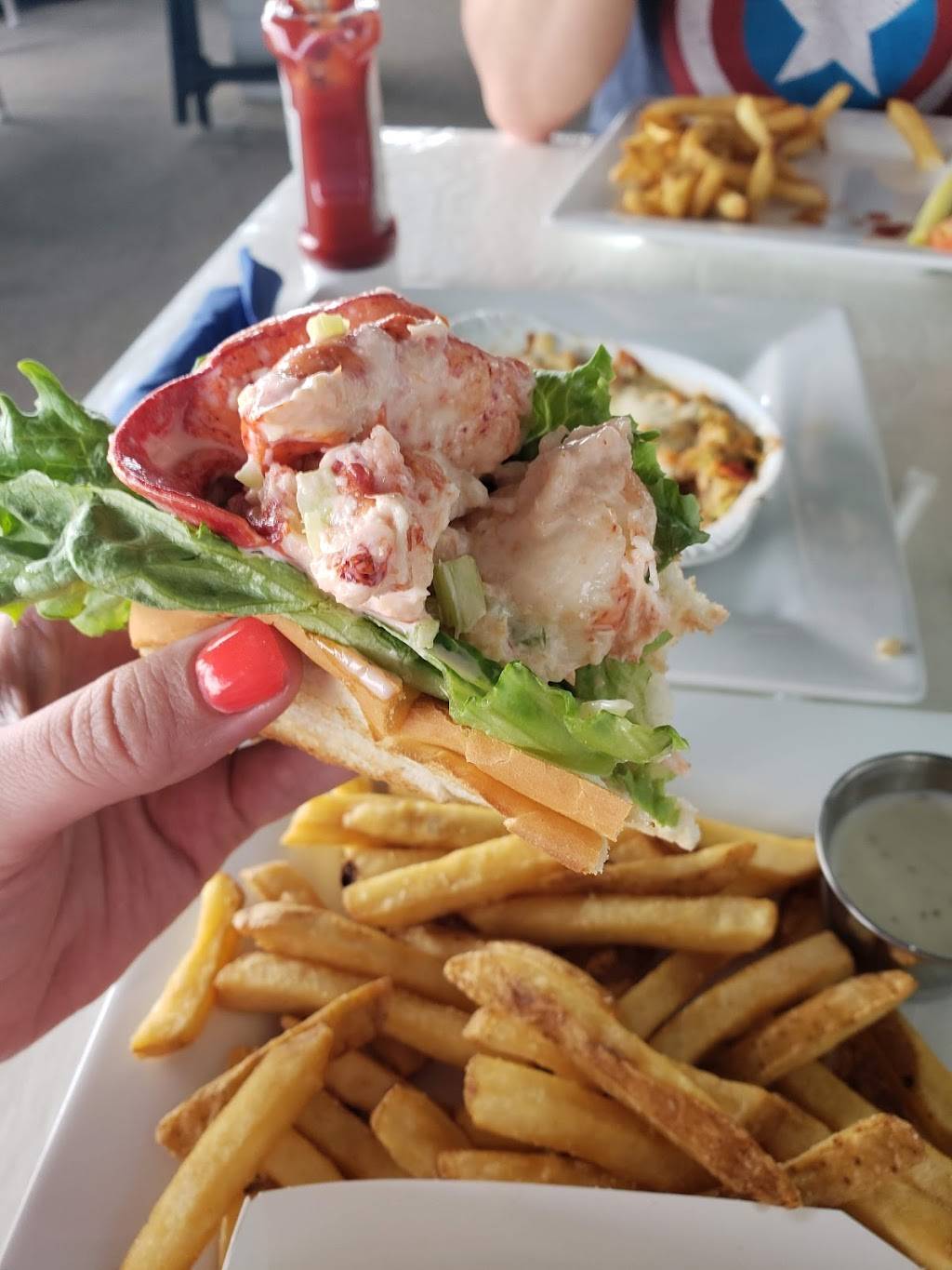 Sun & Surf Restaurant | meal takeaway | 264 Long Beach Ave, York, ME 03909, USA | 2073632961 OR +1 207-363-2961