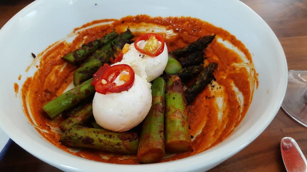 Eloise Nichols Grill & Liquors | restaurant | 2400 Mid Ln #100, Houston, TX 77027, USA | 7135540136 OR +1 713-554-0136