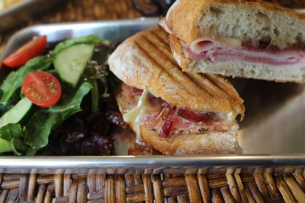 A&E Coffee & Tea | cafe | 1000 Elm St, Manchester, NH 03101, USA | 6035783338 OR +1 603-578-3338