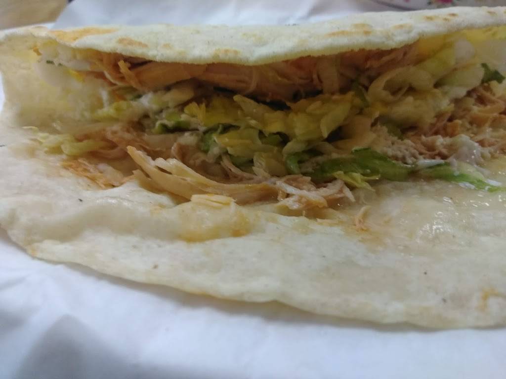 La Tapatia | restaurant | 1069 E Main St, Santa Paula, CA 93060, USA | 8059336601 OR +1 805-933-6601