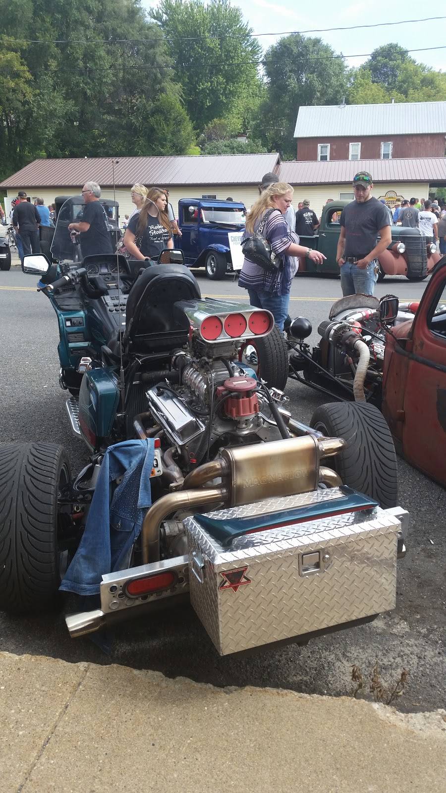 D & Ds Pub | restaurant | 10964 Co Hwy C, Hillsboro, WI 54634, USA | 6085284312 OR +1 608-528-4312