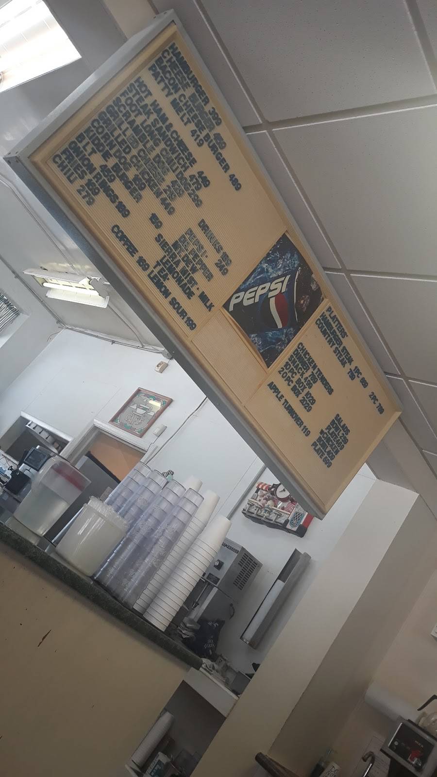 Sarajays | restaurant | 401 N Gilmer Ave, Lanett, AL 36863, USA | 3346442525 OR +1 334-644-2525