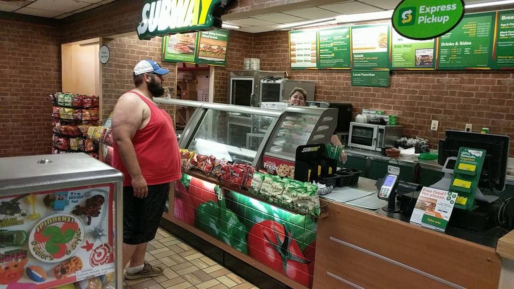 Subway | restaurant | 218 E 9th St, Rector, AR 72461, USA | 8707832253 OR +1 870-783-2253