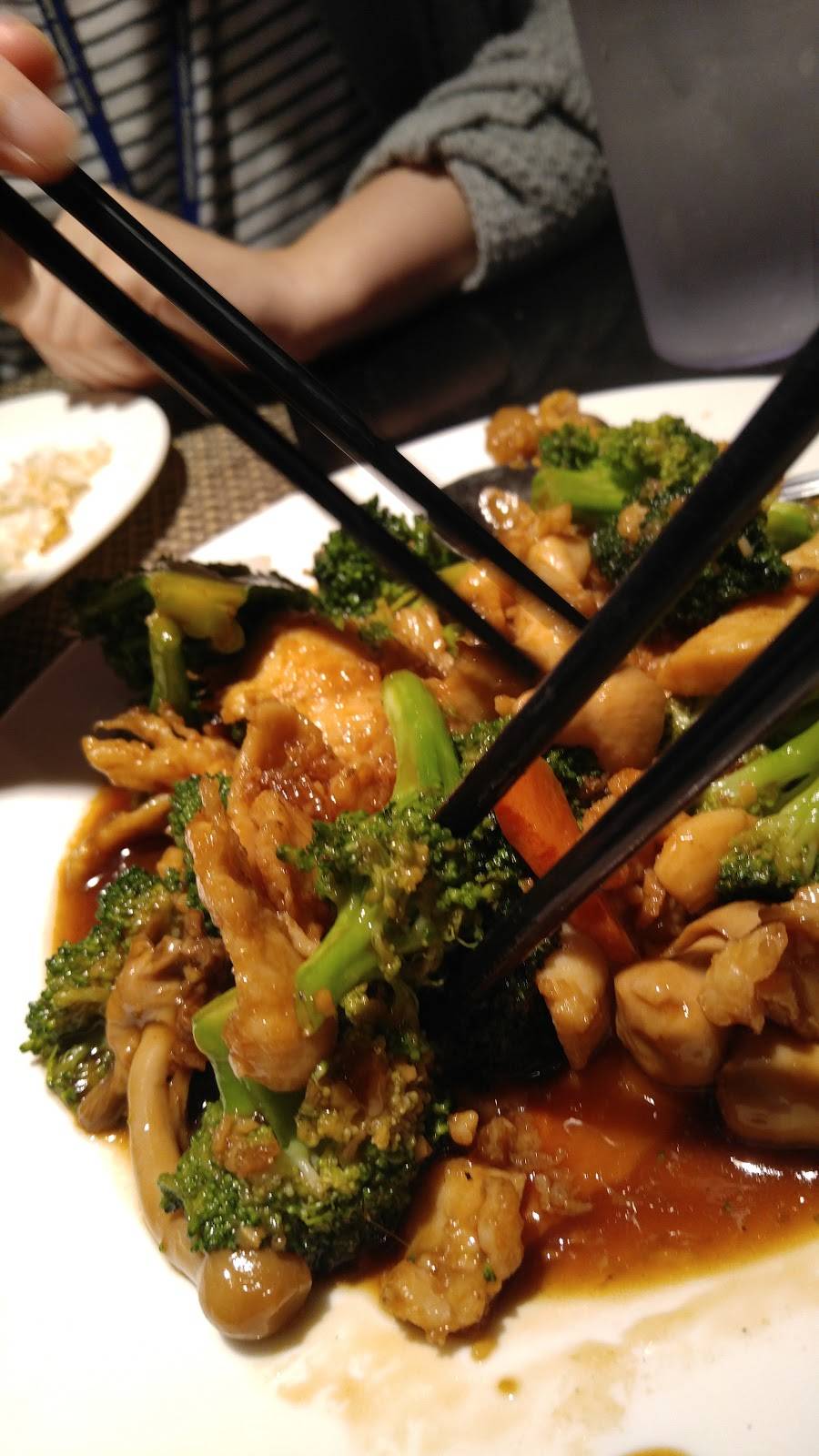 Shining Rainbow | restaurant | 209 Central Ave, Albany, NY 12206, USA | 5183963881 OR +1 518-396-3881