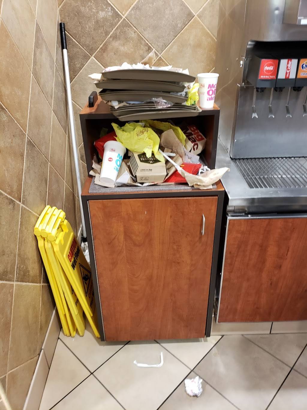 McDonalds | cafe | 67891 Mall Ring Rd, St Clairsville, OH 43950, USA | 7406954107 OR +1 740-695-4107