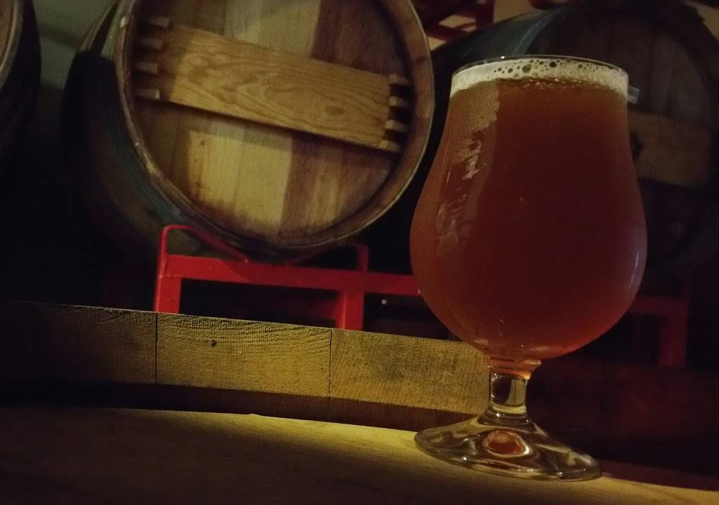 Crucible Brewing - Everett Foundry | restaurant | 909 SE Everett Mall Way, Everett, WA 98208, USA | 4253747293 OR +1 425-374-7293