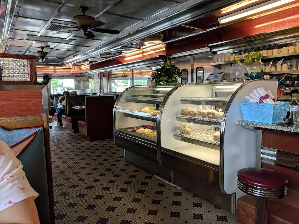 Southern Grille Hollywood Diner of Dover | restaurant | 123 N Dupont Hwy, Dover, DE 19901, USA | 3026789090 OR +1 302-678-9090