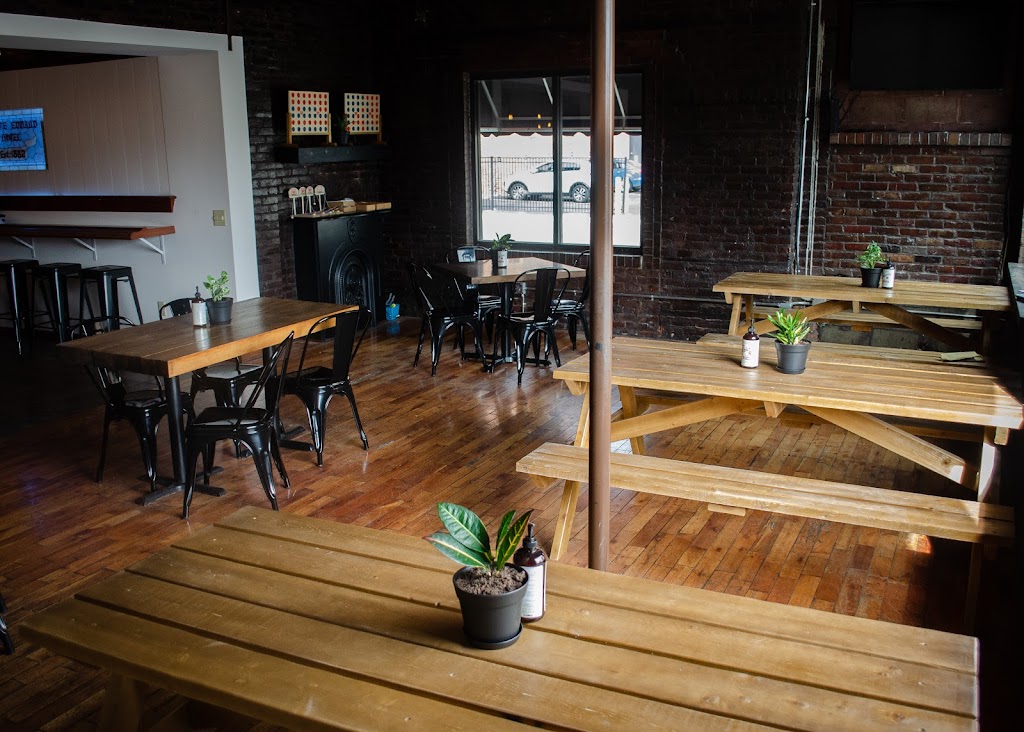 Pour Taproom Buffalo | restaurant | 490 Pearl St, Buffalo, NY 14202, USA | 7167685008 OR +1 716-768-5008