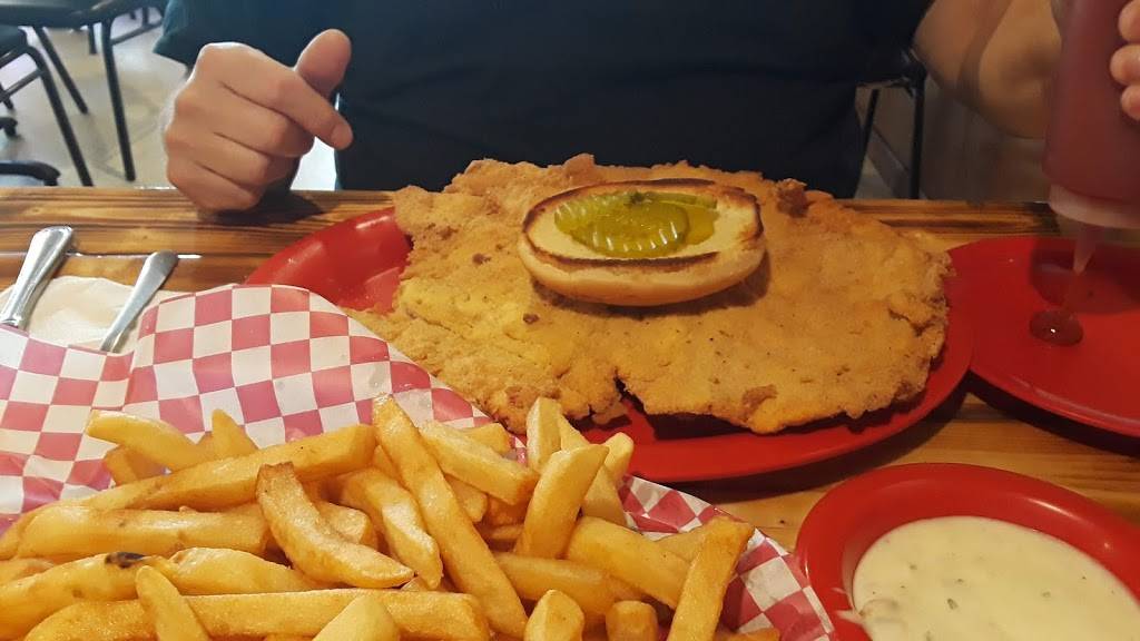 Garis Diner | restaurant | 420 Industrial Blvd, Slater, MO 65349, USA | 6603247075 OR +1 660-324-7075