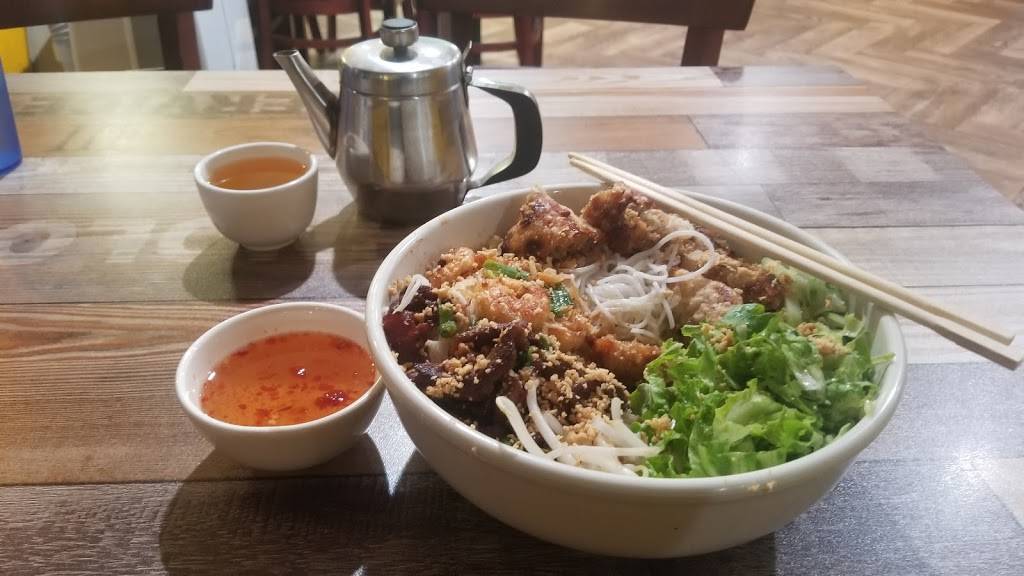 Vietnam Bistro | restaurant | 788 East Ave, Chico, CA 95926, USA | 5304337108 OR +1 530-433-7108