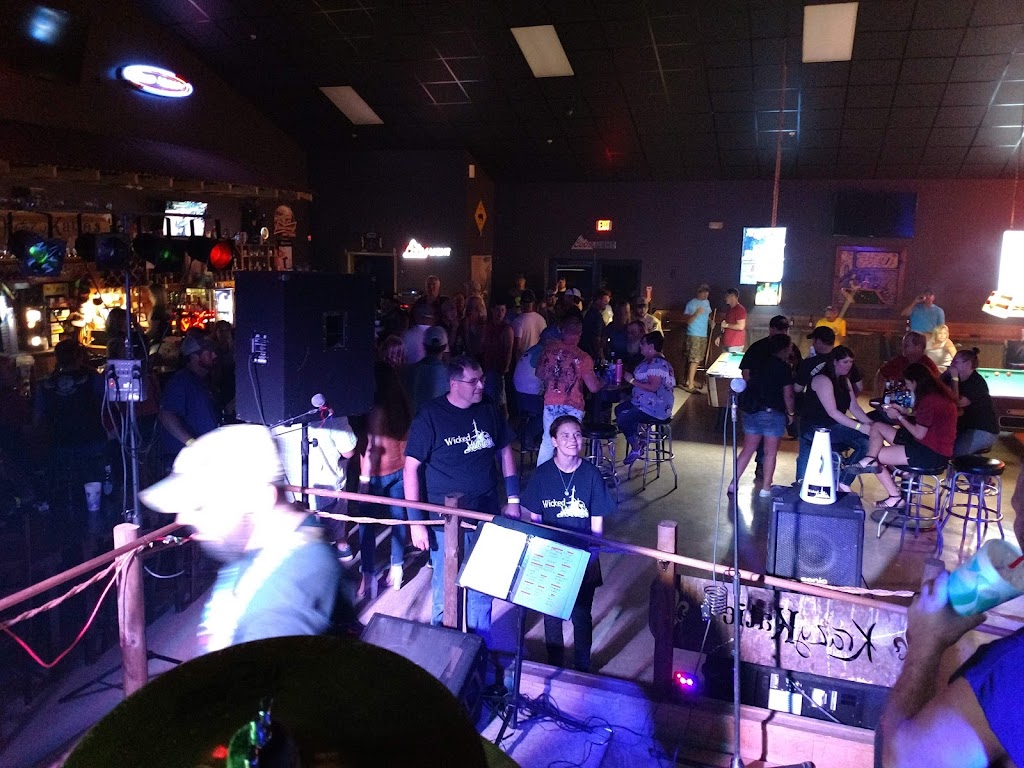 Krazy Katies | restaurant | 2824 LA-114, Hessmer, LA 71341, USA | 3185634799 OR +1 318-563-4799