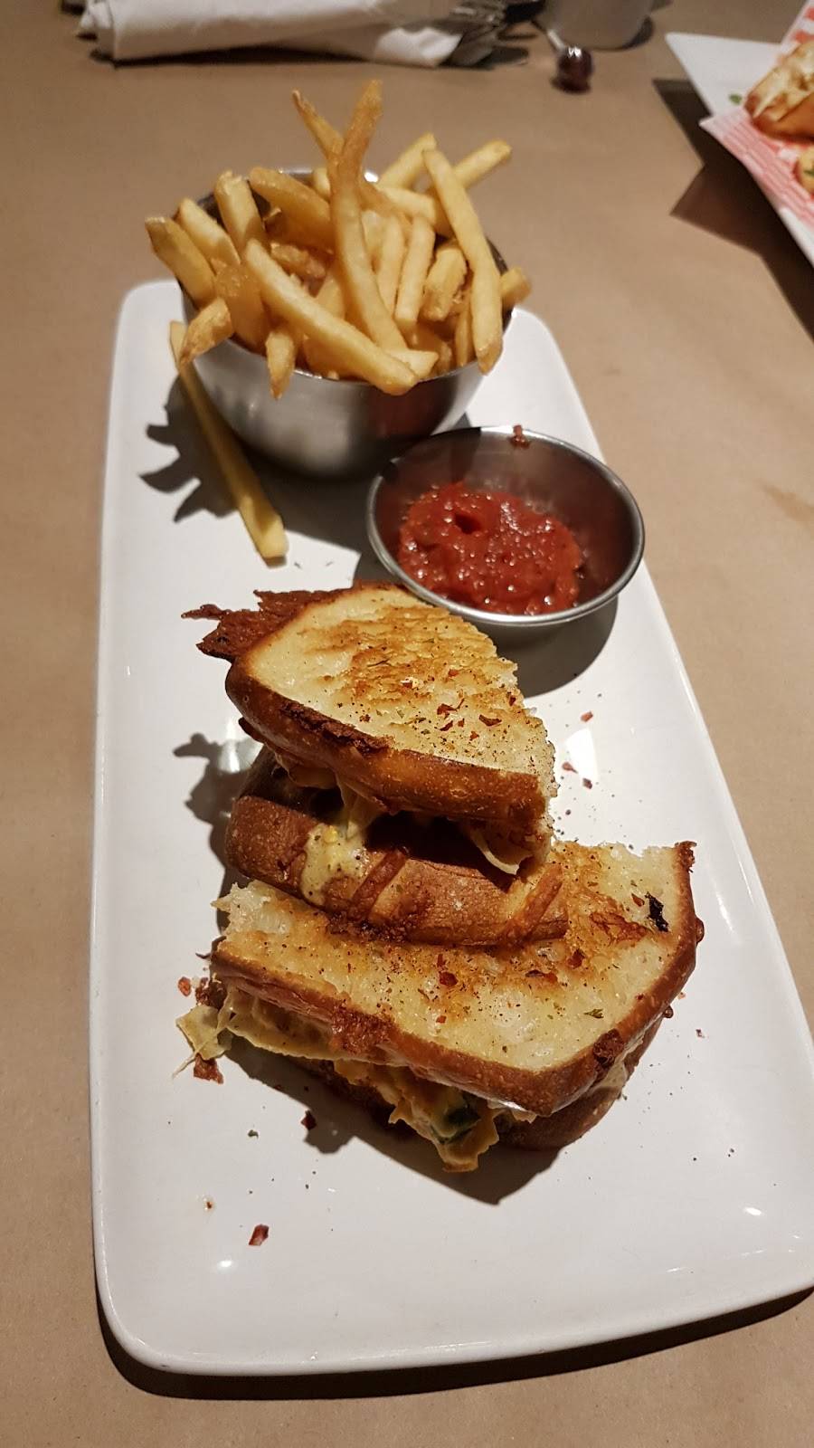 Jack Astors Bar & Grill | restaurant | 1060 Don Mills Rd, North York, ON M3C 0H8, Canada | 4163319238 OR +1 416-331-9238